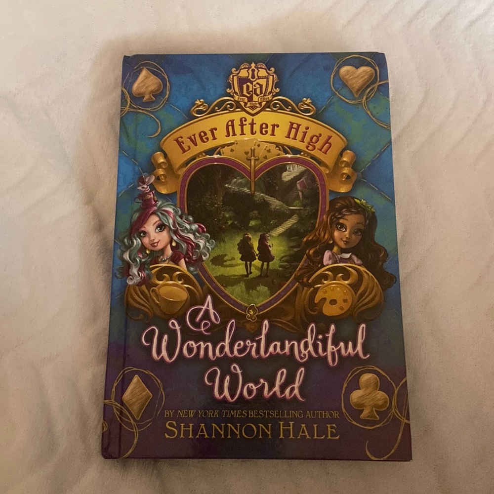 Ever After High: A wonderflandiful world Hard cover chapter book